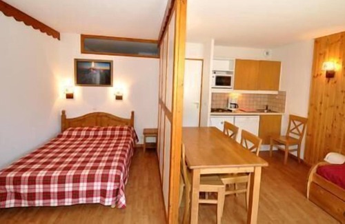 Puy-Saint-Vincent Ski Chalet | Chalet, ski-in/ski-out & foot of the slopes, fitness, swimming pool, tv, 62m², Puy-Saint-Vincent