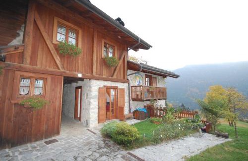 Sant'Antonio di Mavignola Apartment | Chalet Valentina