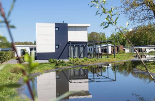 IJhorst House | Chalet with 5 bedrooms, 3 bathrooms and sauna