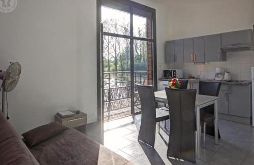 Veauchette House | Chalets confortables en bord d'étang, parfaits pour pêche et nature, avec terrasse et équipements modernes - FR-1-496-83