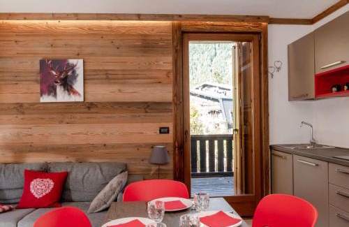 Chamonix City Centre Apartment | Chaleureux appart 4 pers avec terrasse et wifi, Chamonix centre - FR-1-343-222