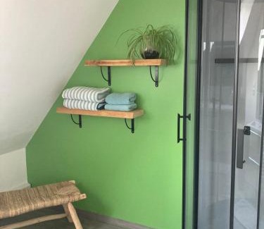 Poullan-sur-Mer Bed & Breakfast | Chambre-appartement d hôtes de Kermoal-cuisine et sdb privées