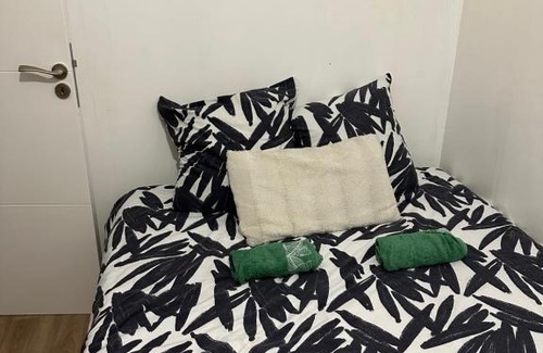 Plessis Tison Apartment | Chambre avec cuisine privé