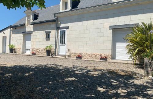 La Menitre Apartment | Chambre chaleureuse avec accès indépendant et sanitaires indépendants