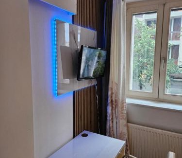 Annemasse Bed & Breakfast | Chambre confort - salle de bain - 5 mins Gare Annemasse