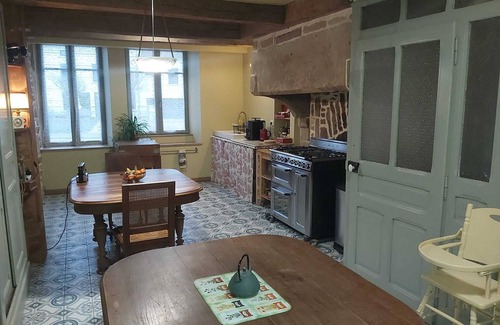 Monthureux-sur-Saone Bed & Breakfast | Chambre d'hôtes des Marchands in an old village hotel dating from 1934