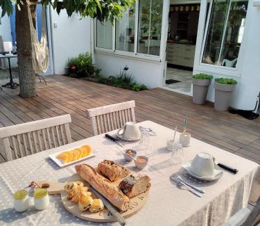 La Gueriniere Bed & Breakfast | Chambre d'hôte ensoleillée à 300m de la plage