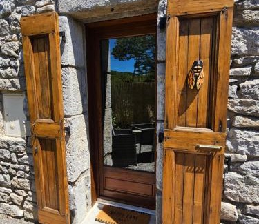 Labeaume Bed & Breakfast | Chambre d'hôtes et de charme "Au Clos des Ammonites chez Ange&Sébastien "