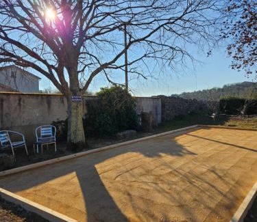 Labeaume Bed & Breakfast | Chambre d'hôtes et de charme "Au Clos des Ammonites chez Ange&Sébastien "