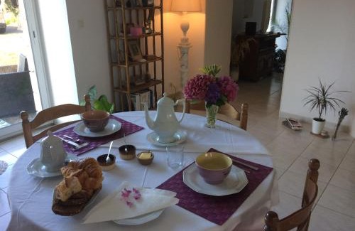 Roz-Landrieux Bed & Breakfast | Chambre d'hôtes La Haie