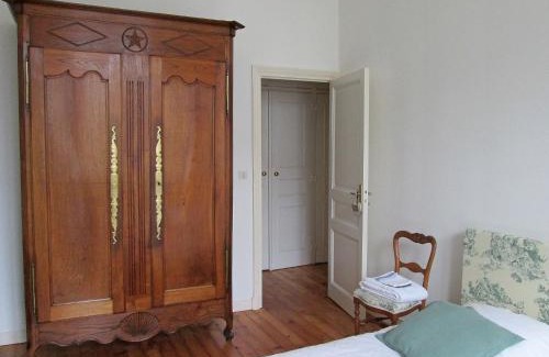 Downtown Angers Bed & Breakfast | Chambre d'Hôtes Marchand