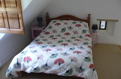 Le Ru Bed & Breakfast | Chambre d'hôtes Suite 53m2 ou Caravane vintage avec cuisine et salle de bains privées, B&B 53m2 Suite or Vintage caravan with private kitchen and bathroom