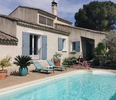 Eyragues Bed & Breakfast | Chambre dans verdure Provençale