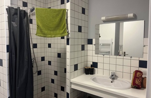 Ugny-sur-Meuse Bed & Breakfast | Chambre en Autonomie Endroit Calme! Idéal Marcheurs, Vélo, Moto! Garage Dispo