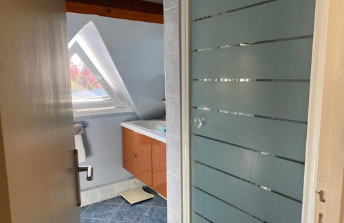Oissel House | Chambre et salle de bain privées chez particulier