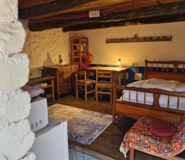 Soulan Bed & Breakfast | CHAMBRE INDEPENDANTE au calme en moyenne montagne