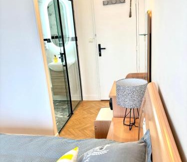 Quartier de la Chapelle House | Chambre Lucas Salle de bain Privative