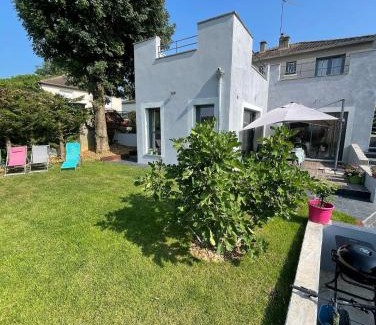 Fontenay-le-Fleury House | Chambre privée proche de Versailles