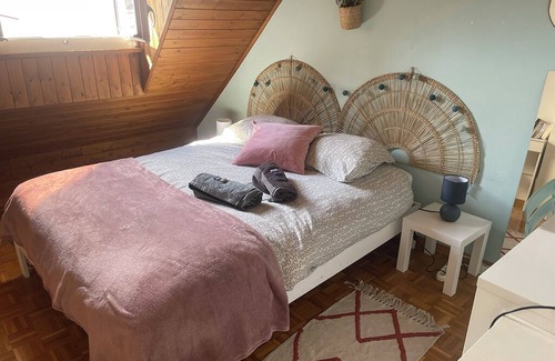 Chatel-Saint Denis Bed & Breakfast | Chambre, Salle de Bain et Toilettes Privatifs Dans Appartement à 2 pas du lac