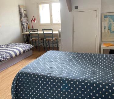 Mondeville Bed & Breakfast | Chambre spacieuse et lumineuse