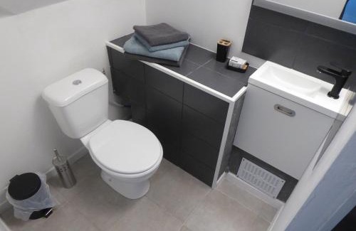 Mareuil-les-Meaux House | Chambre triple spacieuse pour 3 Adultes avec terrasse privée - Proche Disneyland Paris