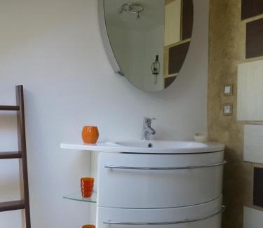 Champrougier House | chambres d'hôte Le Marronnier