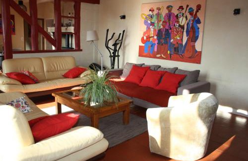 Marigne-Laille Bed & Breakfast | Chambres d'hôtes chez l'habitant, circuit 24h, Pôle Européen du Cheval, etc