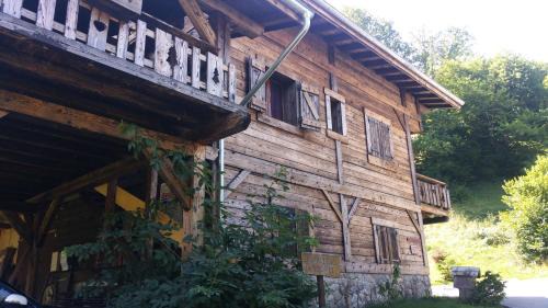 Morillon Bed & Breakfast | Chambres d'Hôtes Chalet de la Source