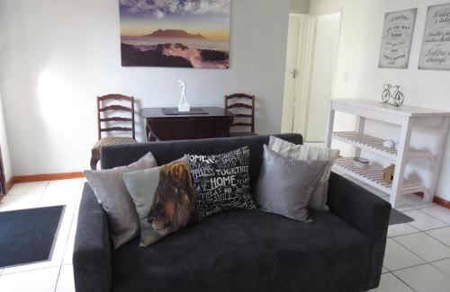 Marina da Gama House | Chamomile Cottage