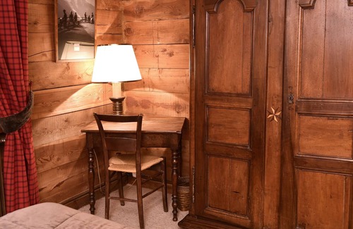 Montroc Ski Chalet | Chamonix authentic savoy chalet 4*, fantastic view Mont Blanc near ski lifts/bus
