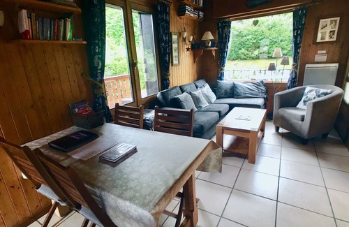 Les Houches Ski Chalet | Chamonix Valley chalet in quiet location with private sunny garden and views