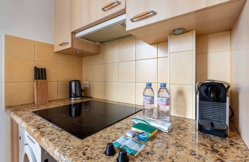 Chaillot Apartment | Champs Elysées I Eiffel Tower View & Spacious