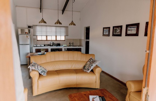 Oudtshoorn House | Chandelier Game Lodge