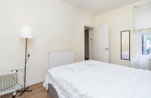 Eastleigh Apartment | Chandlers Ford -1bedroom with free parking