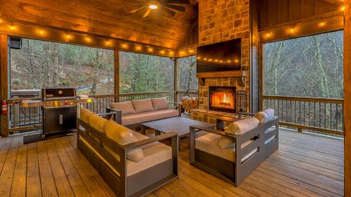 Mineral Bluff House | Changes In Altitude