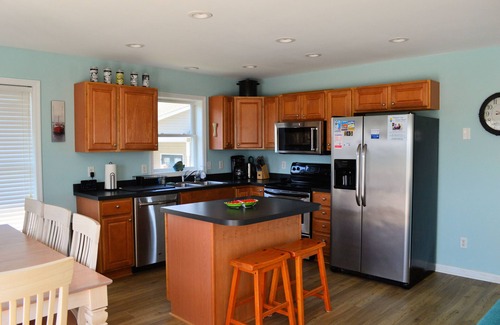 Deep Hole House | Channel Breeze - Water View - Fenced in Backyard NO LINENS OR TOWELS PROVIDED