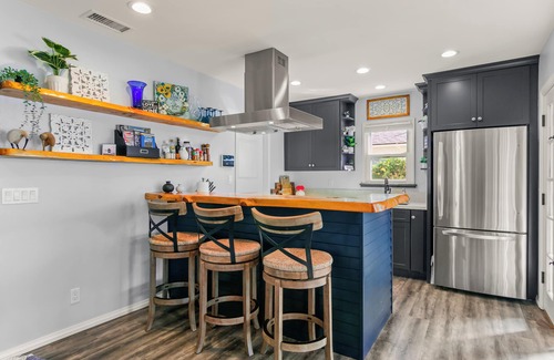 Ventura House | Channel House - Midtown: A/C, Sunroom, and Guest Cottage. Close to everything!