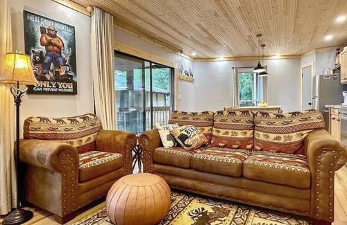 Beech Mountain Apartment | Chantilly Ice Lace Cabin