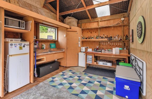 Coopers Beach House | Chaos Oval - Coopers Beach Bach
