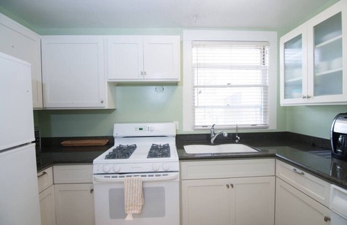 Lower State Apartment | Chapala Gardens Historic West Beach 1BR - #2