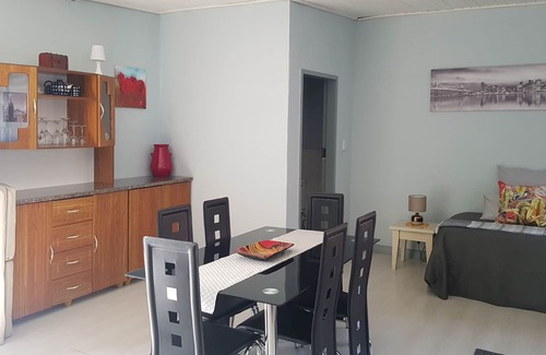 Montana Park Cottage | Chapter One Overnight Cottage is a spacious and private self-catering cottage