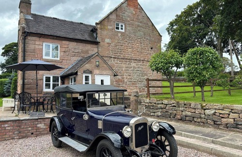 Cauldon Low Cottage | Character 3 Bed Peak Dist Farmhouse Alton Towers