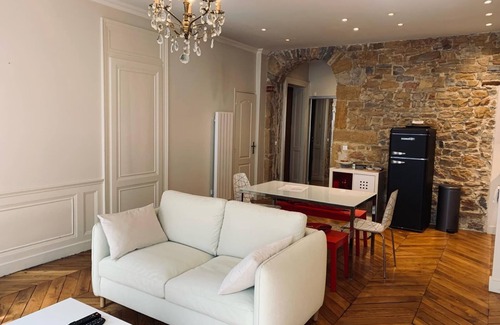 Marechal Lyautey - Vitton Apartment | Character apartment in the 6th arrondissement