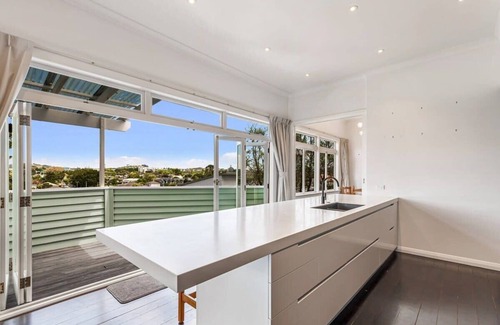 Greenlane - Ellerslie House | Character-Filled Home w/Parking
