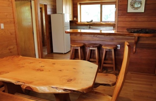 Ohakune House | Character Log Lodge with Great Mountain Views