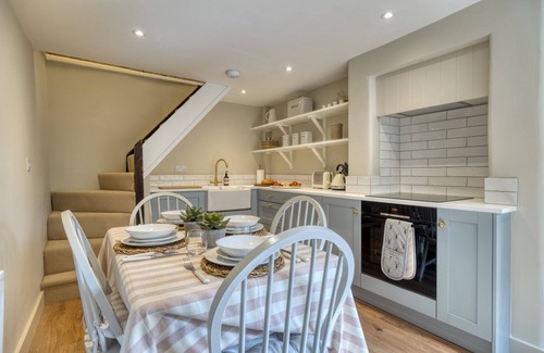 Nether Westcote Cottage | Characterful and stylish dog friendly holiday cottage - Old Post Office Cottage