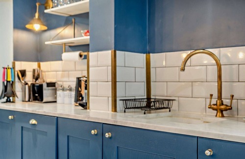 Tetbury Cottage | Characterful family friendly Cottage - Elephant Cottage