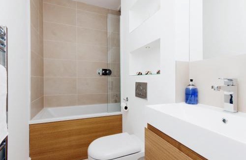 Salcombe House | Charborough House Apt 3