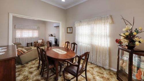 Broken Hill Hotel | Charles Rasp Motor Inn & Cottages