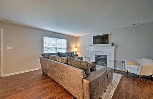 Charlotte House | Charlotte Family Retreat with Deck, Near UNCC!